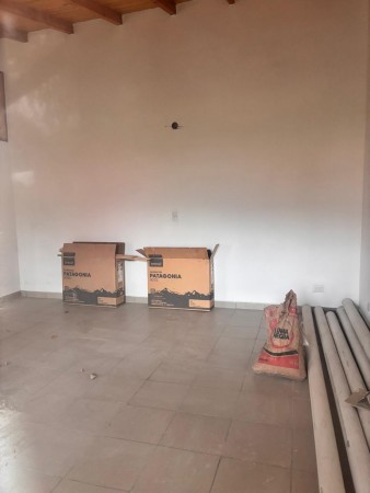 Local Comercial en Alquiler - Av. Islas Malvinas, El Hoyo