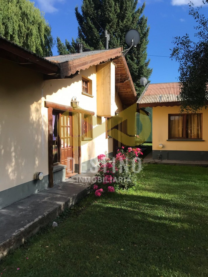 ¡Propiedad en Venta en el Centro de El Hoyo!