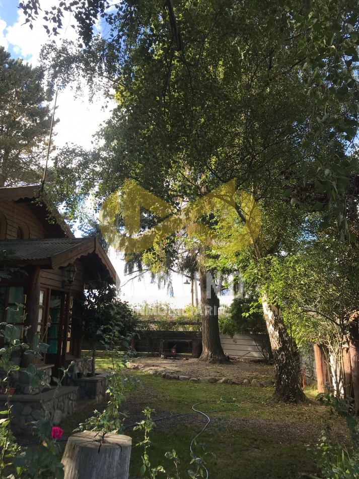 ¡Complejo de Cabañas en Venta - Ubicacion Centrica sobre Ruta 40, El Hoyo